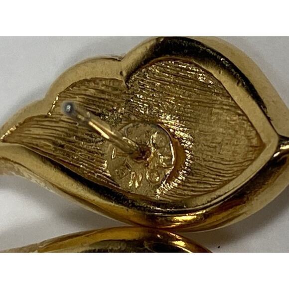 MONET Earrings Wing Cream Enamel Gold Tone. Vintage Signed - Picture 12 of 15